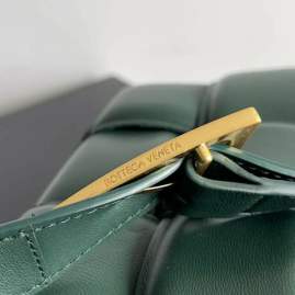 Picture of Bottega Veneta Handbags _SKUfw230103567fw